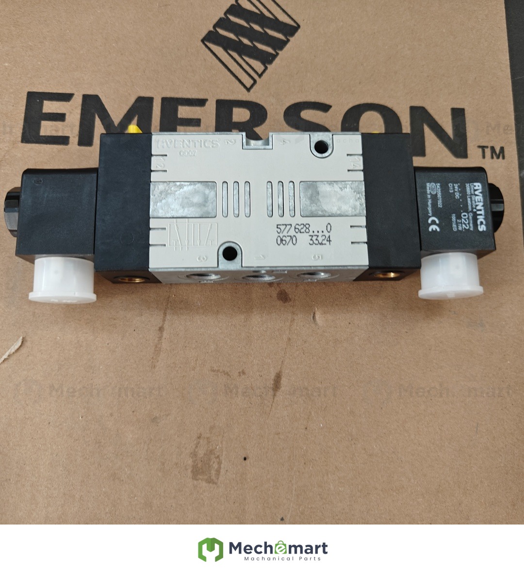 In stock 5776280220 Aventics pneumatic reversing valve