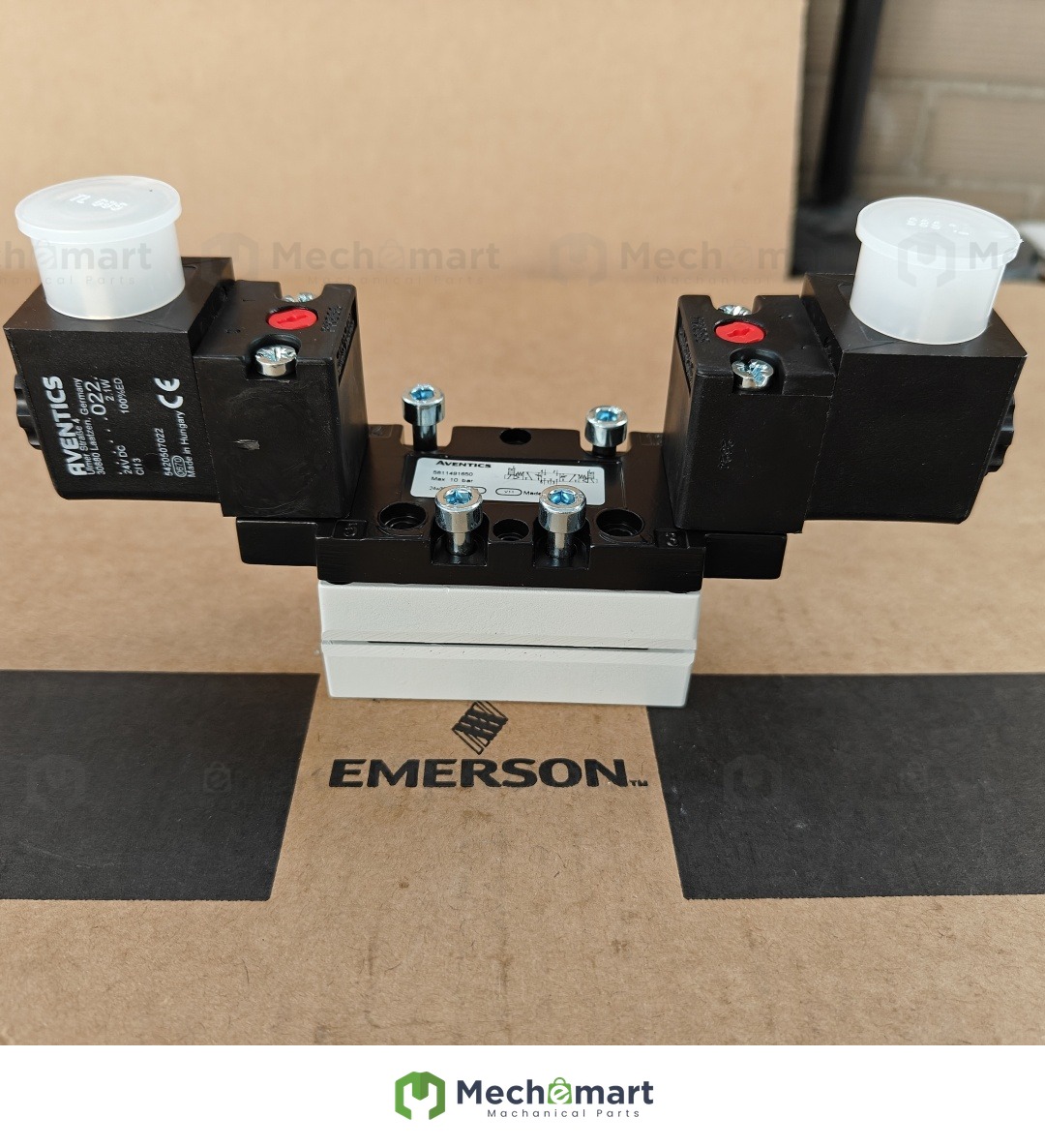 AVENTICS 5811491650 three-position five-way reversing valve in stock