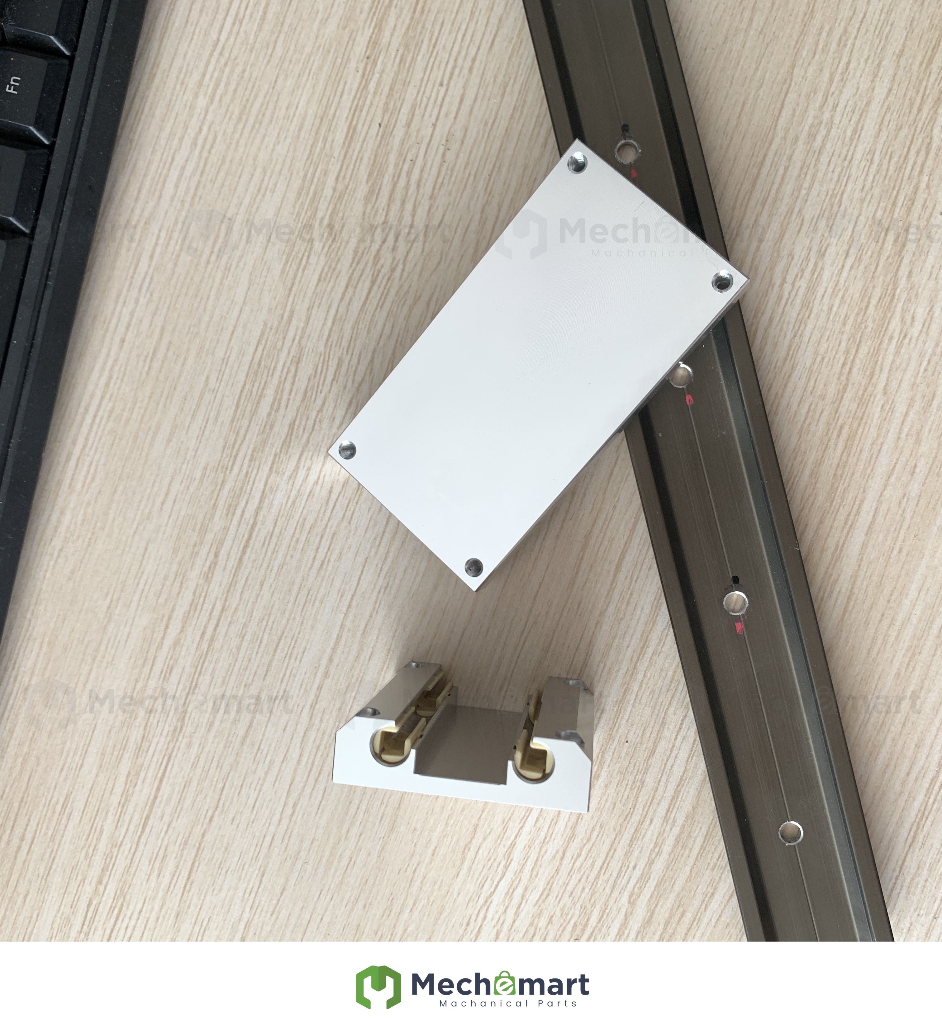 Linear square hole slider slider WJ200QM-01-06 10 16 20 self-lubricating maintenance-free aluminum alloy waterproof