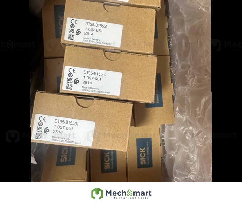 SICK laser distance sensor DT35-B15551 brand new original genuine 1057651
